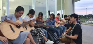 lớp học đàn guitar hải phòng
