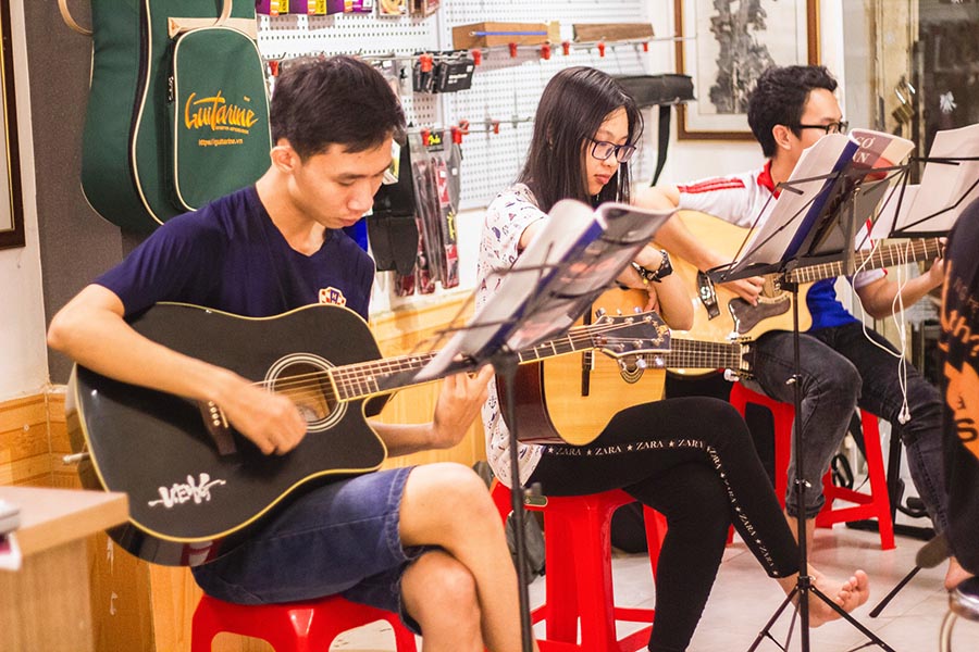 Lớp học đàn guitar cầu giấy hà nội