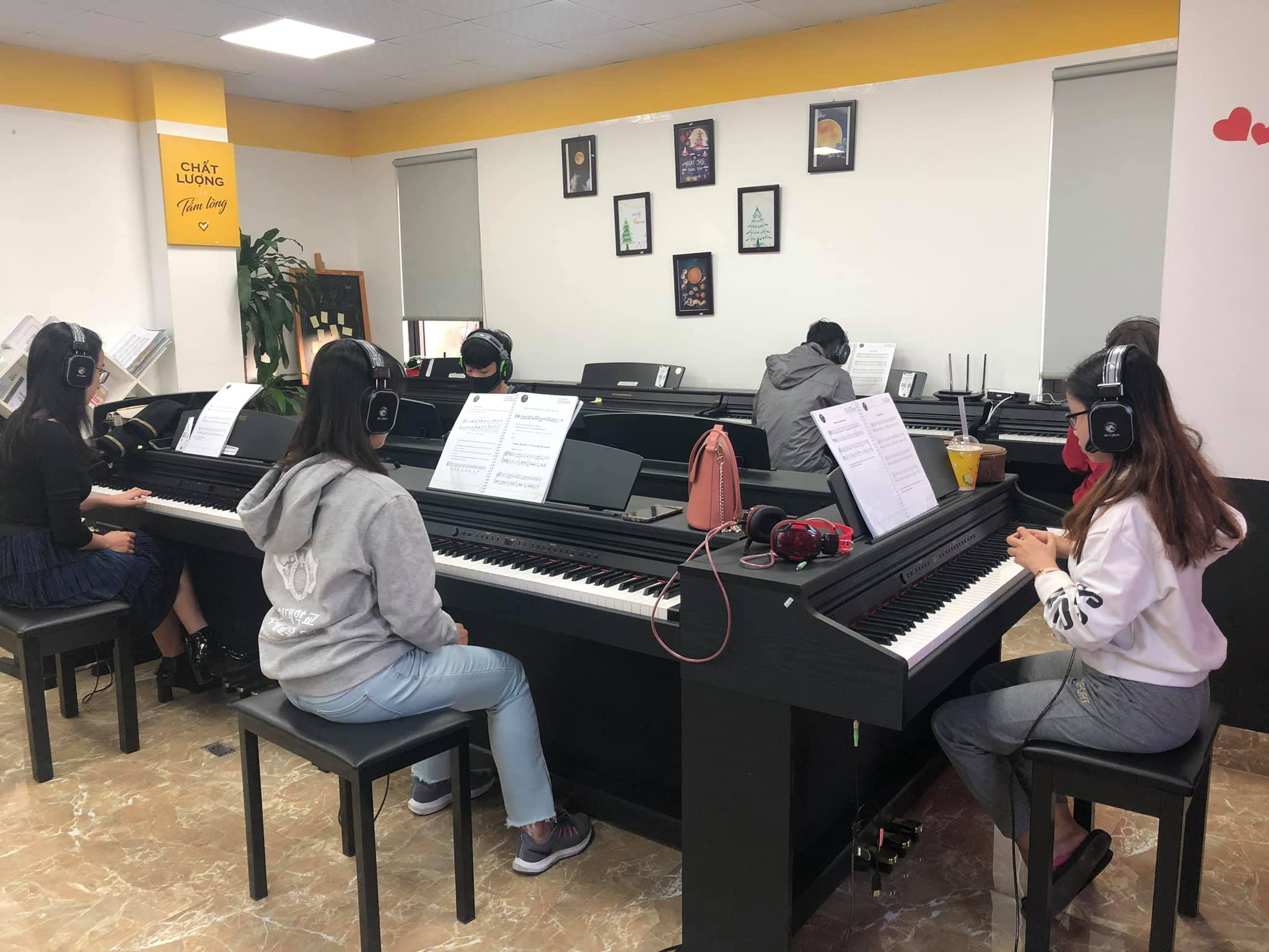 lớp học đàn piano kiến an hải phòng