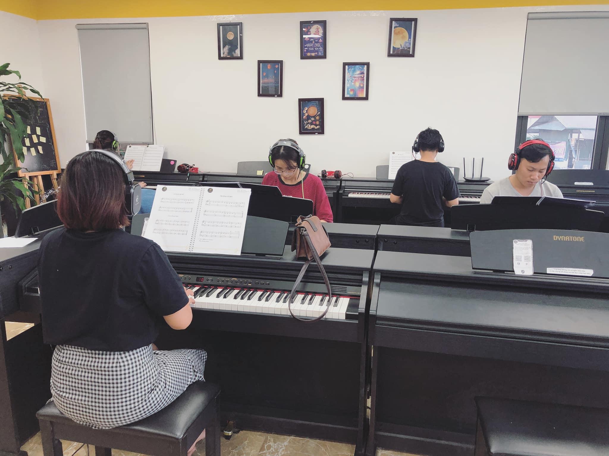 lớp học đàn piano kiến an hải phòng